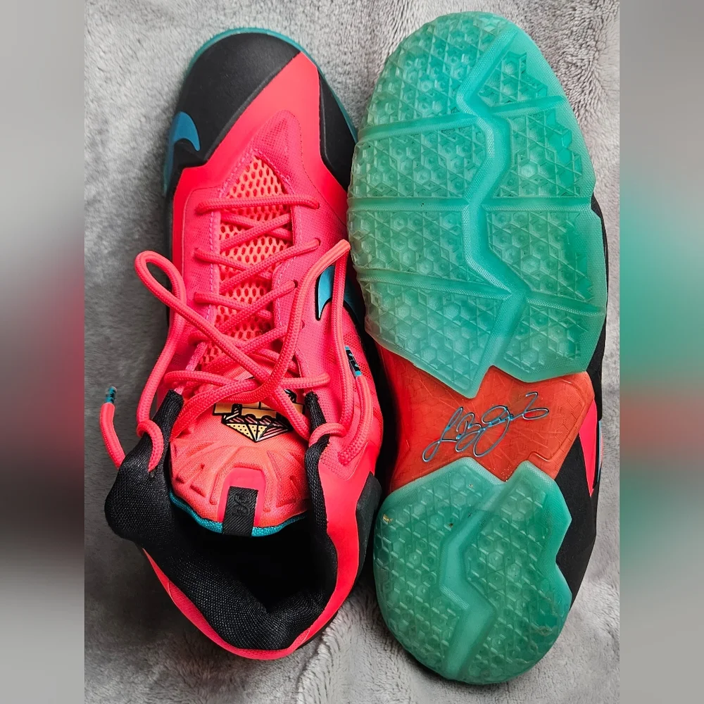 Nike LeBron 11 “Miami Nights” Crimson/Teal Youth 7Y / Women’s 8 (621712-601)